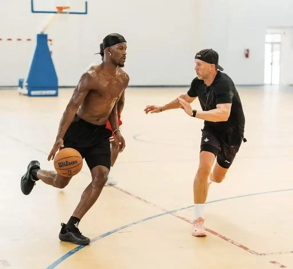 军发起冲击 军发起冲击