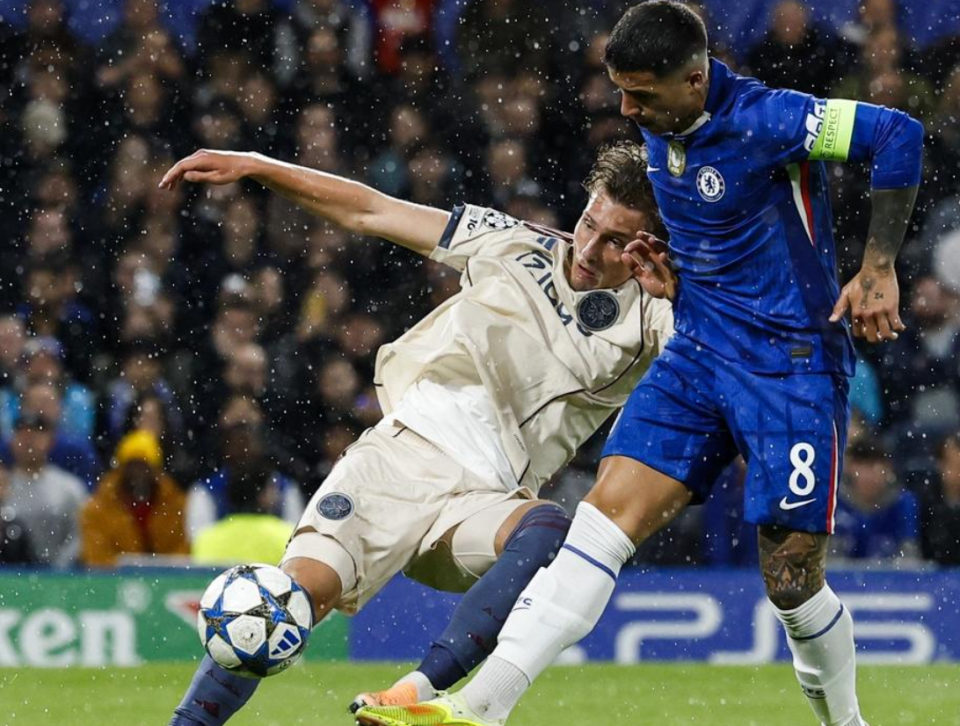 后卫首发出, src