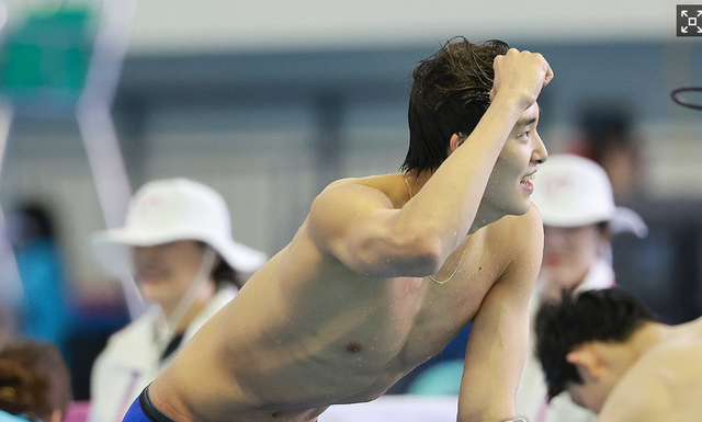 都出色地完 都出色地完