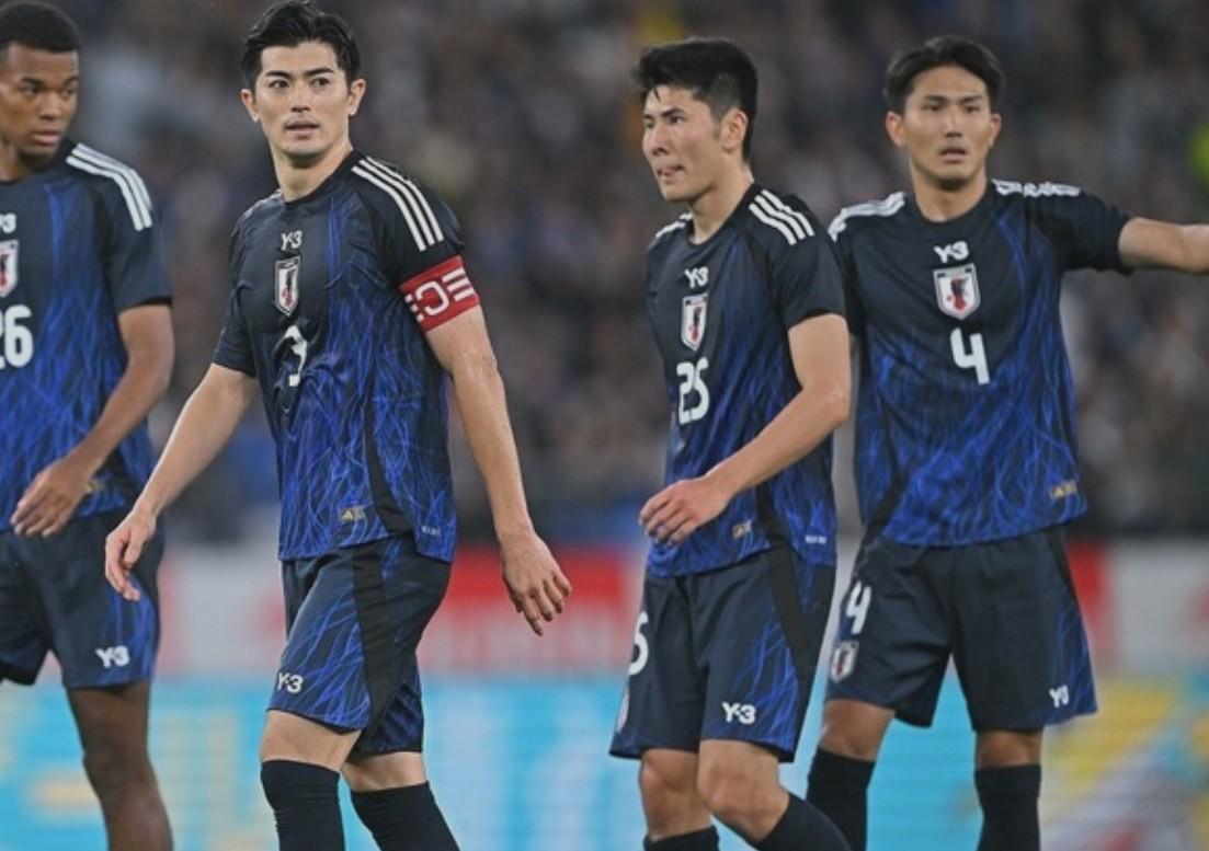 冷静地说道 冷静地说道